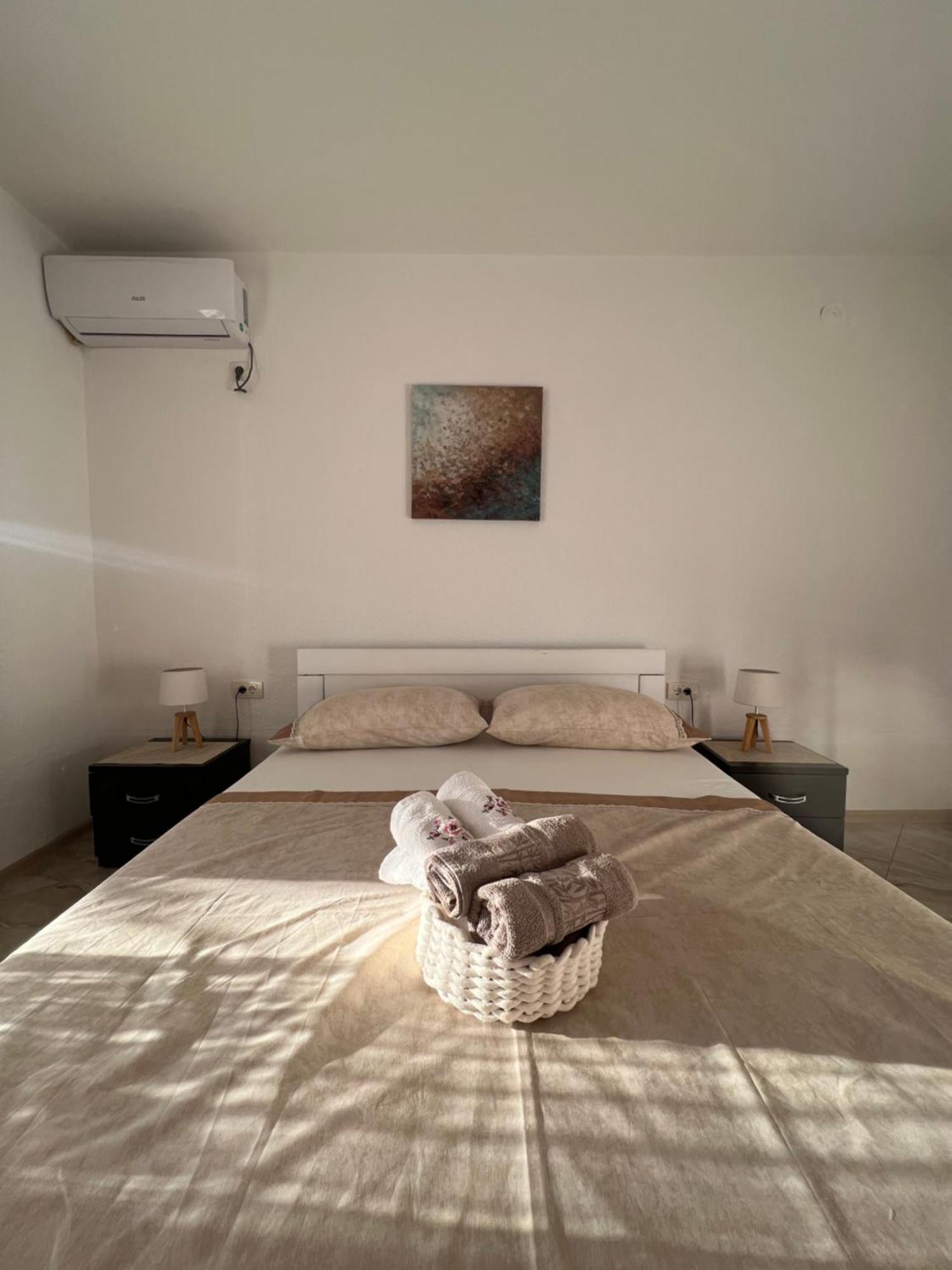 Suka Apartments Ulcinj Exteriör bild